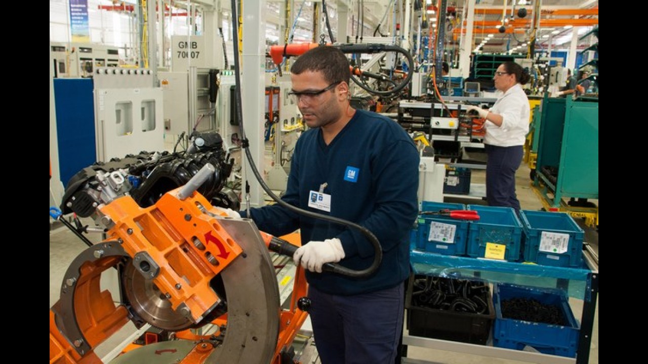 GM inaugura nova fábrica de motores em Joinville/SC