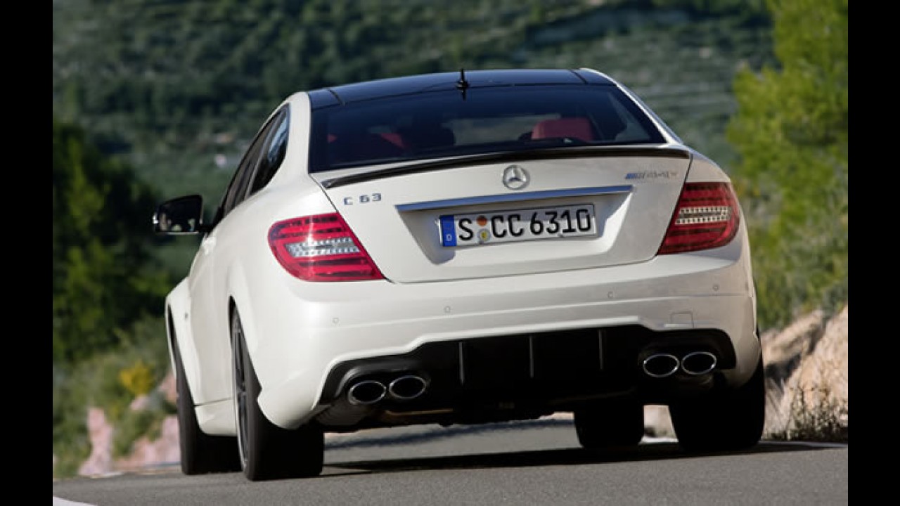 Mercedes-Benz revela o novo C63 AMG Coupé