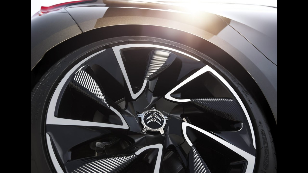 Citroën revela o novo DS4 2012 - Veja fotos