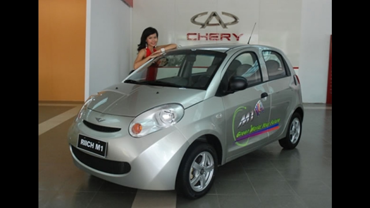 Segredo! Leitor flagra o compacto Riich M1 da Chery no Brasil
