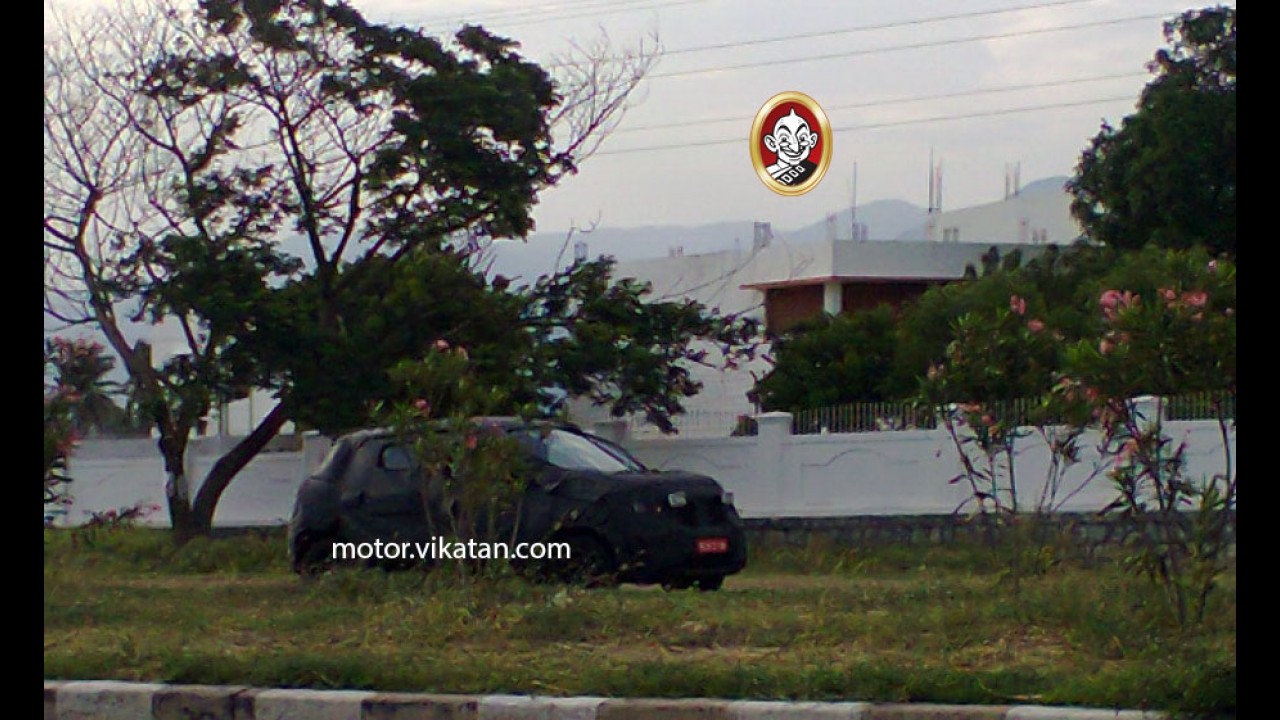 Flagra! Renault testa compacto de entrada para o lugar do Clio