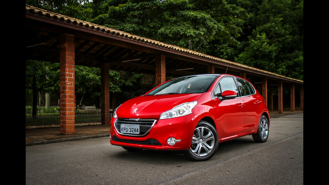 Hatches compactos: Punto lidera, 208 mostra força e Sonic cresce