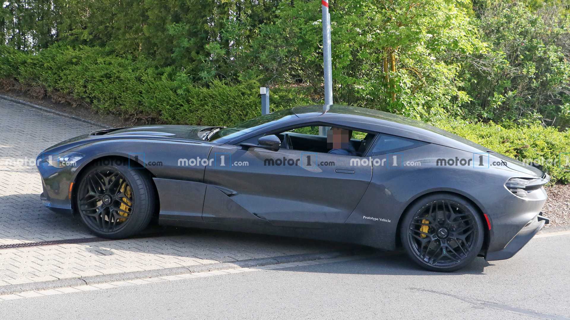 aston-martin-zagato-spy-photos.jpg