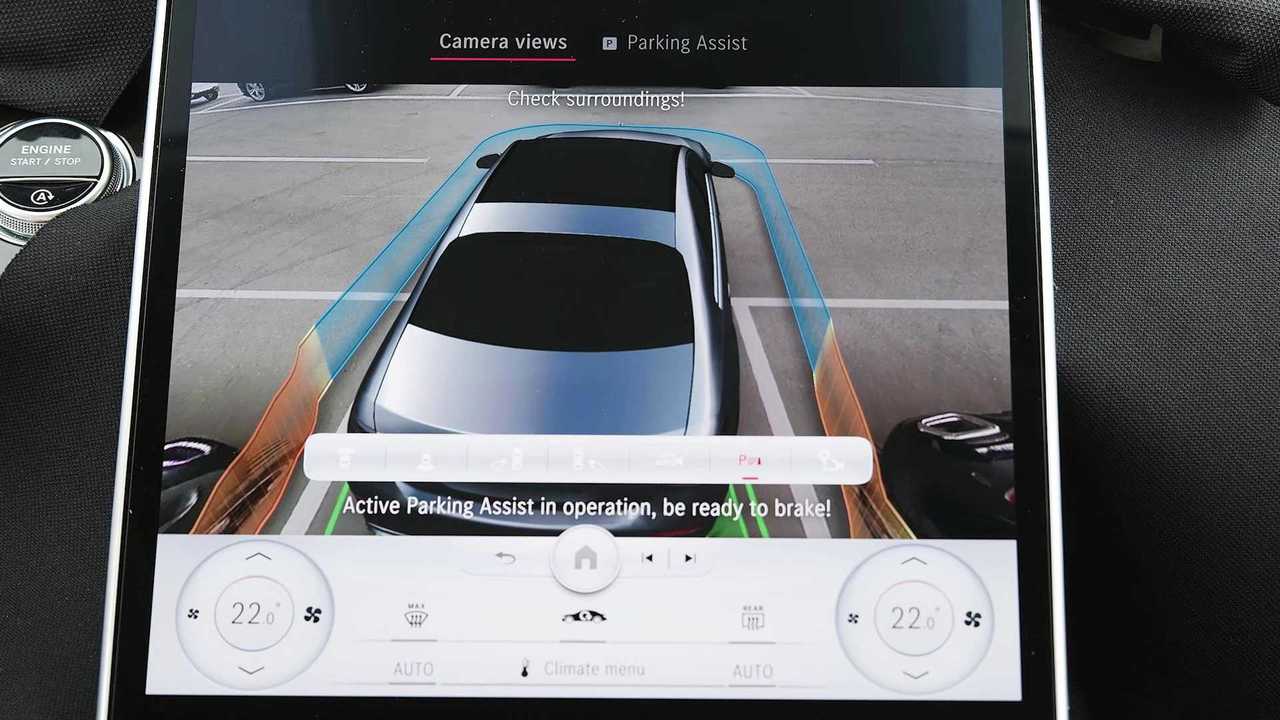 Nuova Mercedes Classe S: airbag posteriori e assetto adattivo