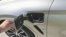 BMW X3 30e (2020): Typ2-Ladeanschluss für Wechselstrom auf der Fahrerseite vorne