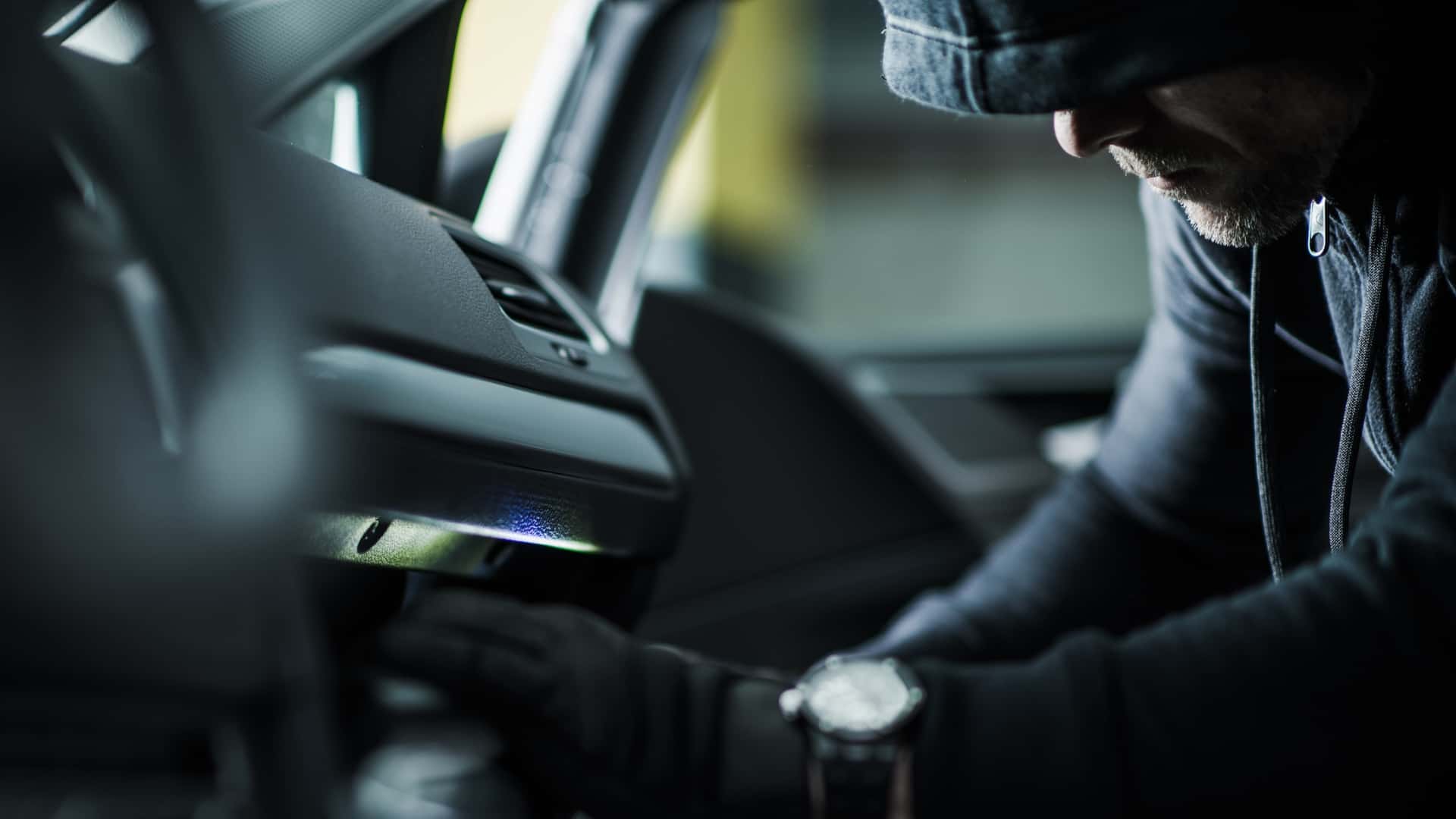Your Car Can Be Stolen From Your Driveway Without The Keys. Here's How