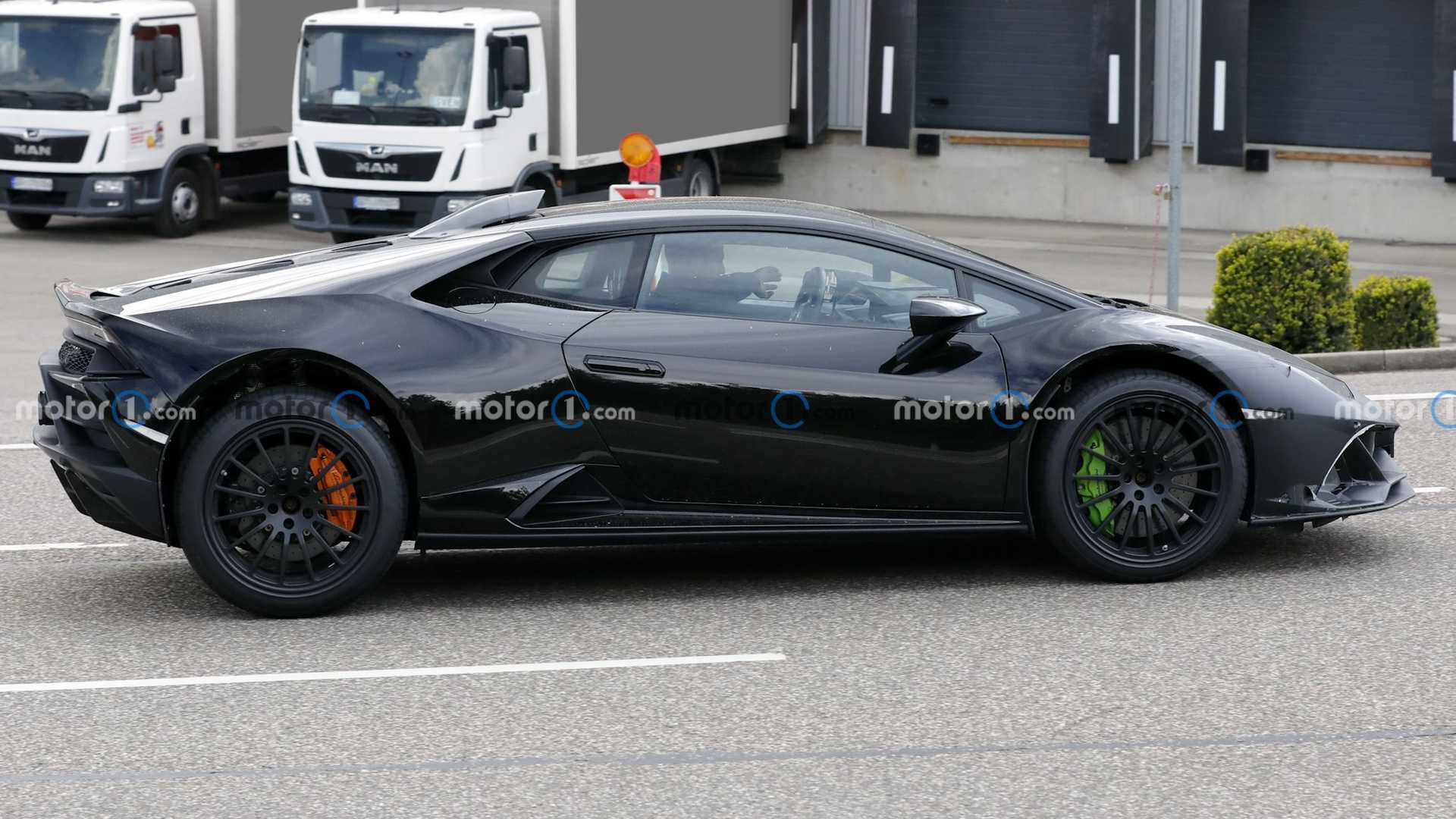 new-lamborghini-huracan-sterrato-spy-shots.jpg
