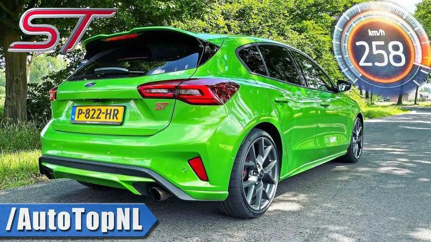 2022 Ford Focus ST otoban yolculuğunda