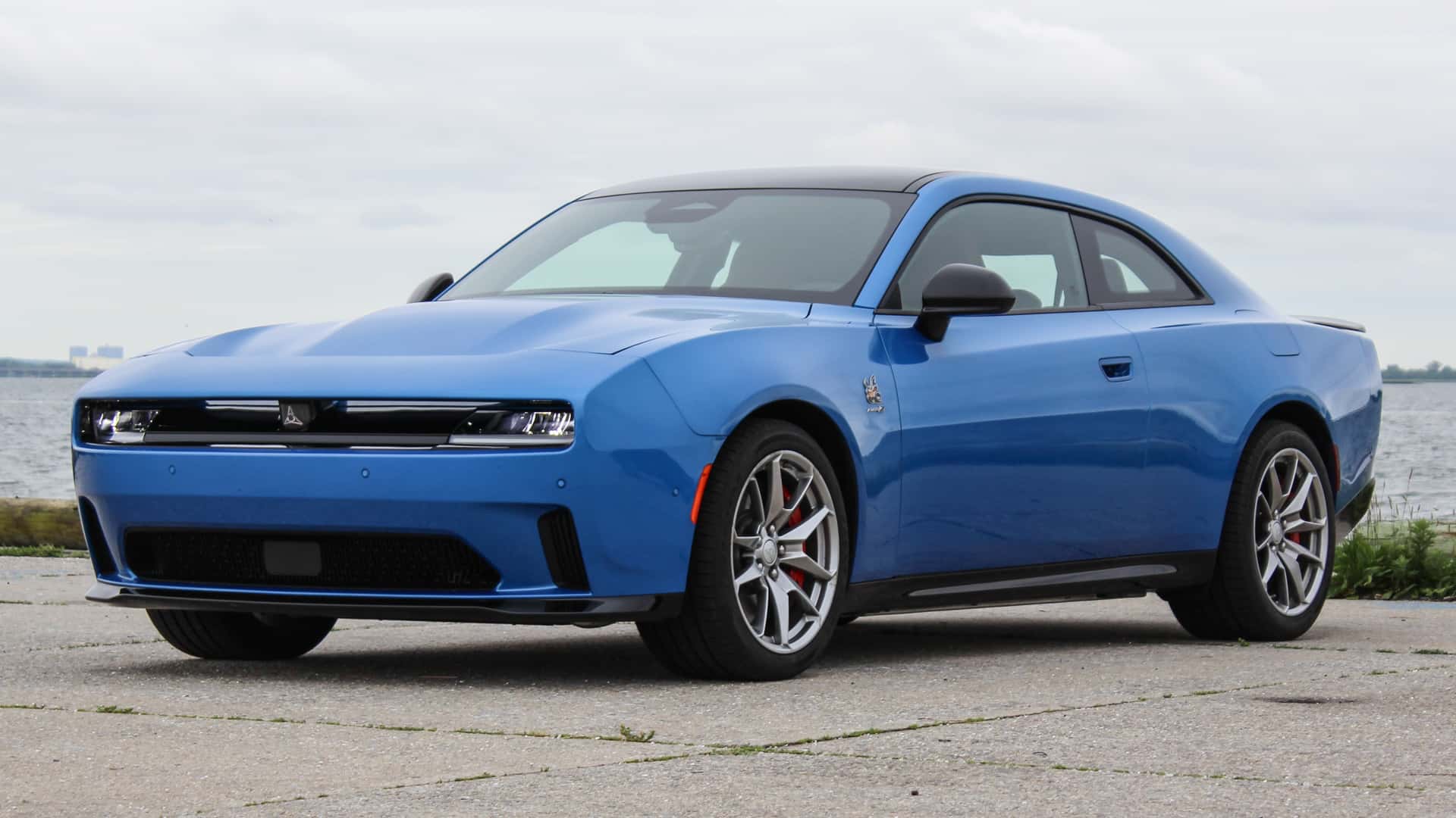 Dodge recarming خانه را به یاد داشته باشید زیرا از نظر قانونی به اندازه کافی بلند نیست