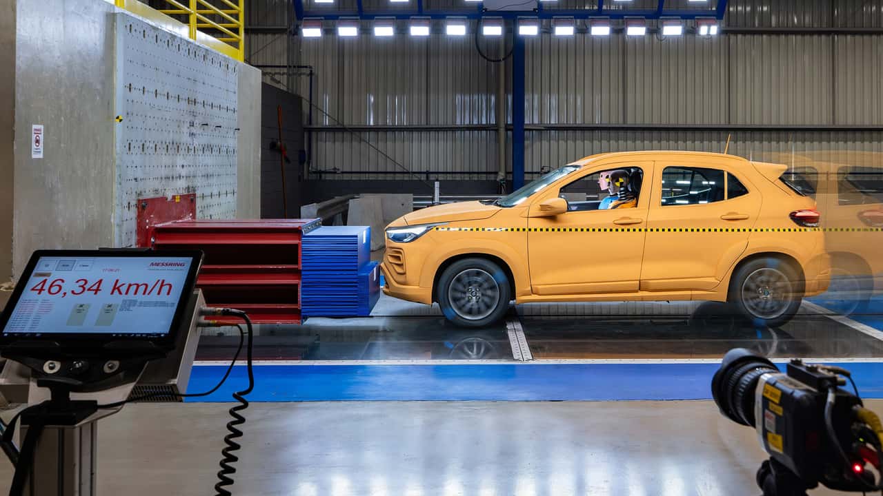 Stellantis inaugura centro de testes para híbridos e elétricos no Brasil