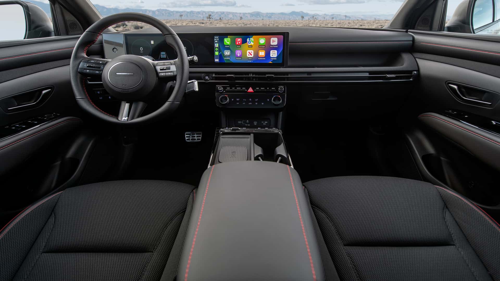 https://cdn.motor1.com/images/mgl/y2G4VK/s1/2025-hyundai-tucson.jpg