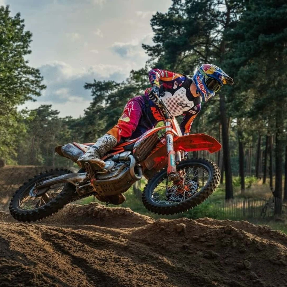 Alpinestars Drops Tech-Air MX Vest, Aims to Make Dirt Biking Safer