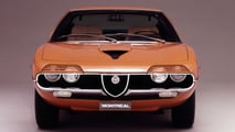La targa centrale dell'Alfa Romeo Montreal