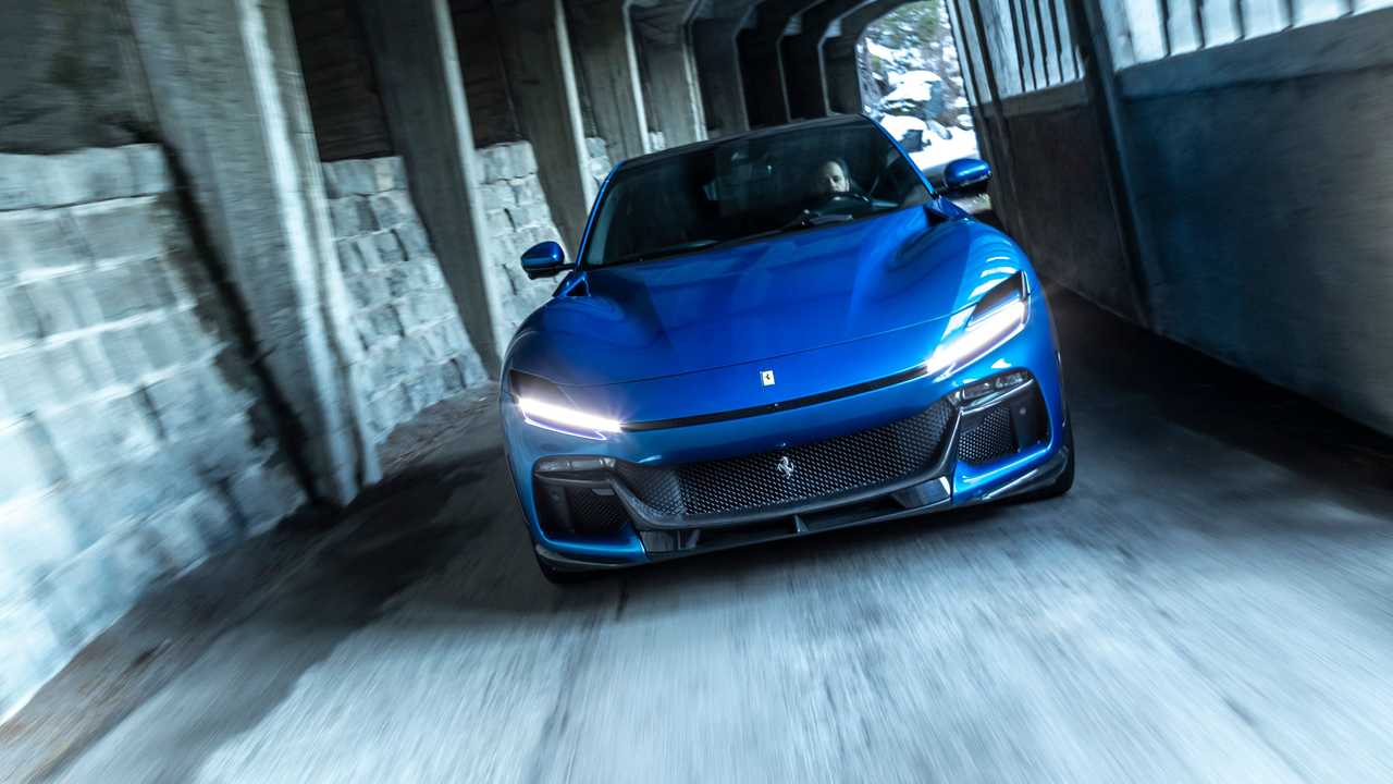 2023 Ferrari Purosangue: İlk Sürüş