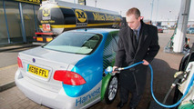 Saab 9-5 BioPower at First UK E85 Pump