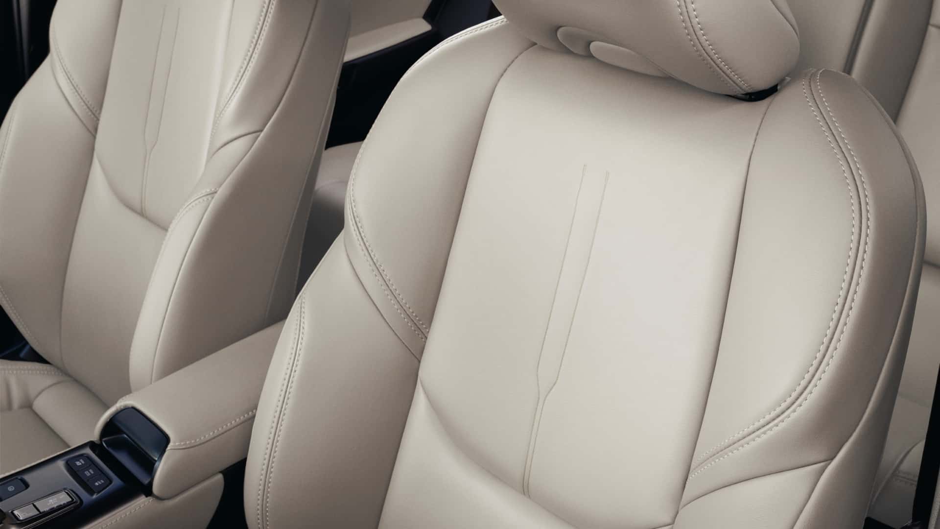 https://cdn.motor1.com/images/mgl/y2P73q/s1/foto---lexus-lbx-2023-photogallery---immagini.jpg
