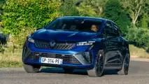 Foto - Renault Clio E-Tech Hybrid (2023), prova su strada