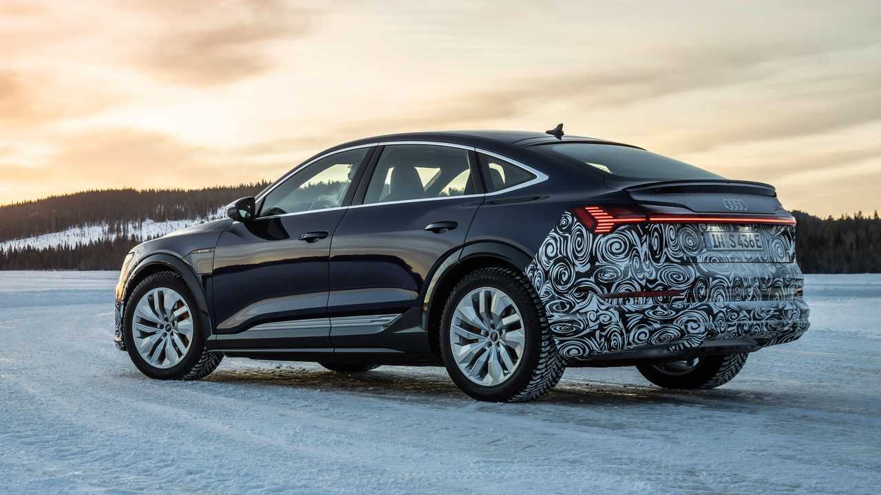 Обновленный Audi e-tron Sportback на зимних тестах