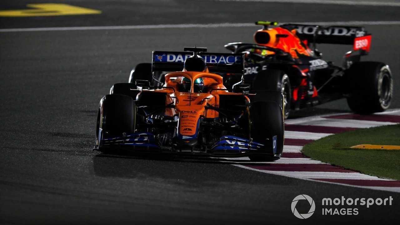 Daniel Ricciardo leads Sergio Perez at Qatar GP 2021