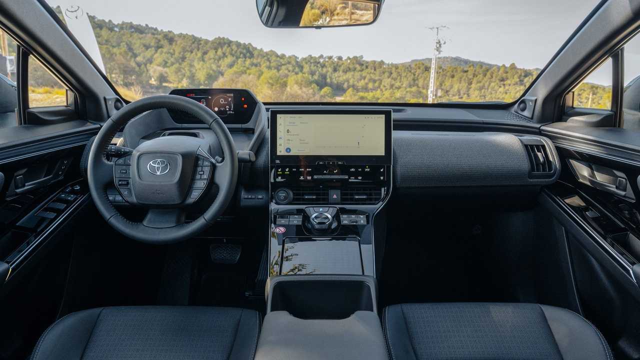 Toyota bZ4X interni