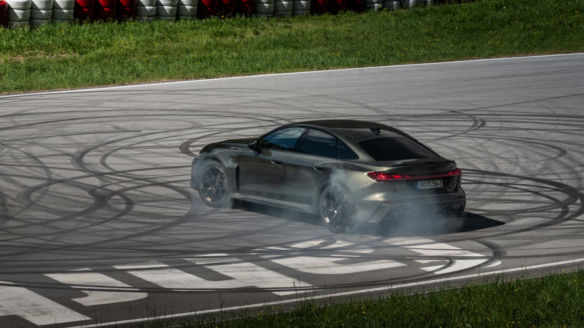 https://cdn.motor1.com/images/mgl/y2l6YK/s1/2027-audi-rs5-sedan-first-drive-review.jpg
