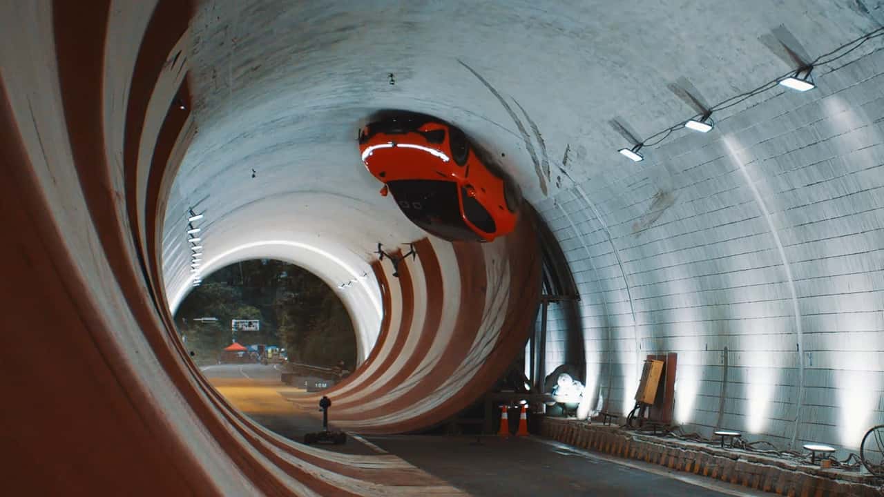 La Voyha Passion S completa il giro di un tunnel come Schumacher