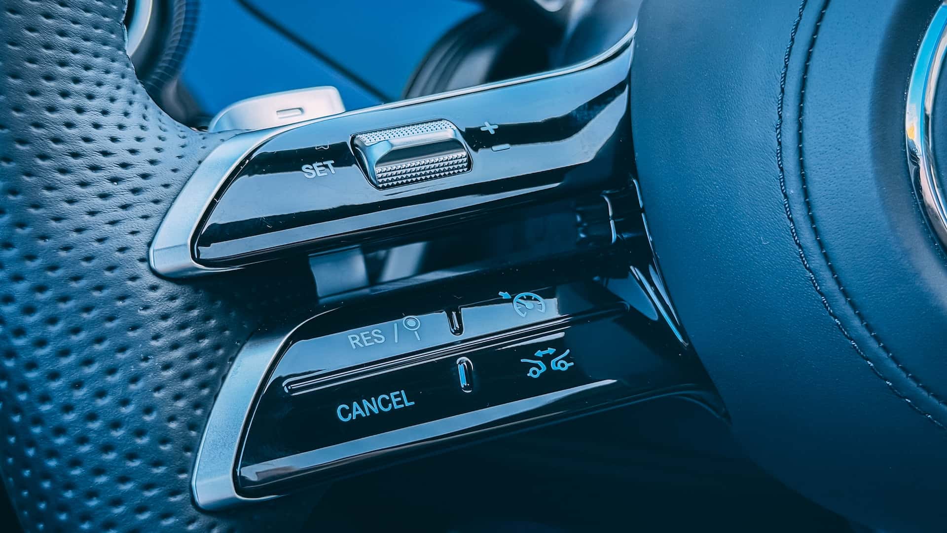 https://cdn.motor1.com/images/mgl/y2lQe7/s1/2027-mercedes-benz-s-class-first-drive-review.jpg