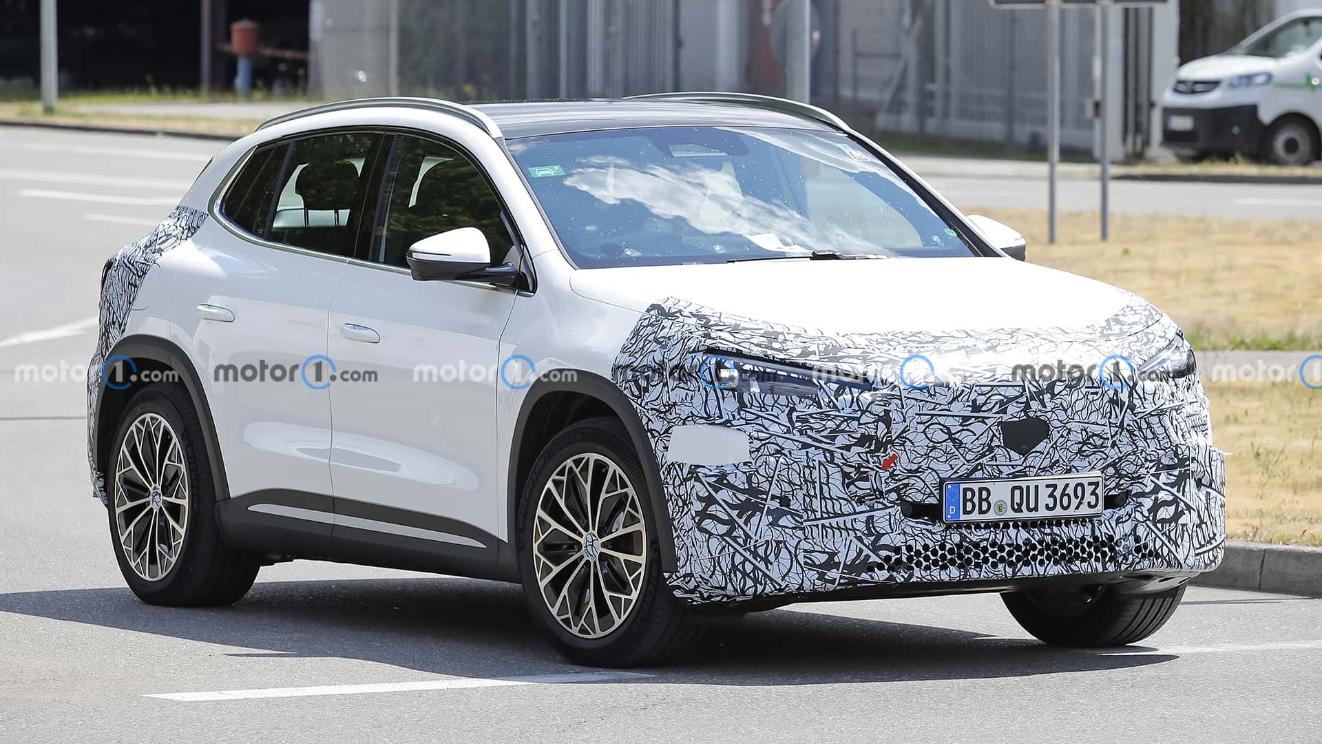 mercedes-gla-2027-erlkonig.jpg