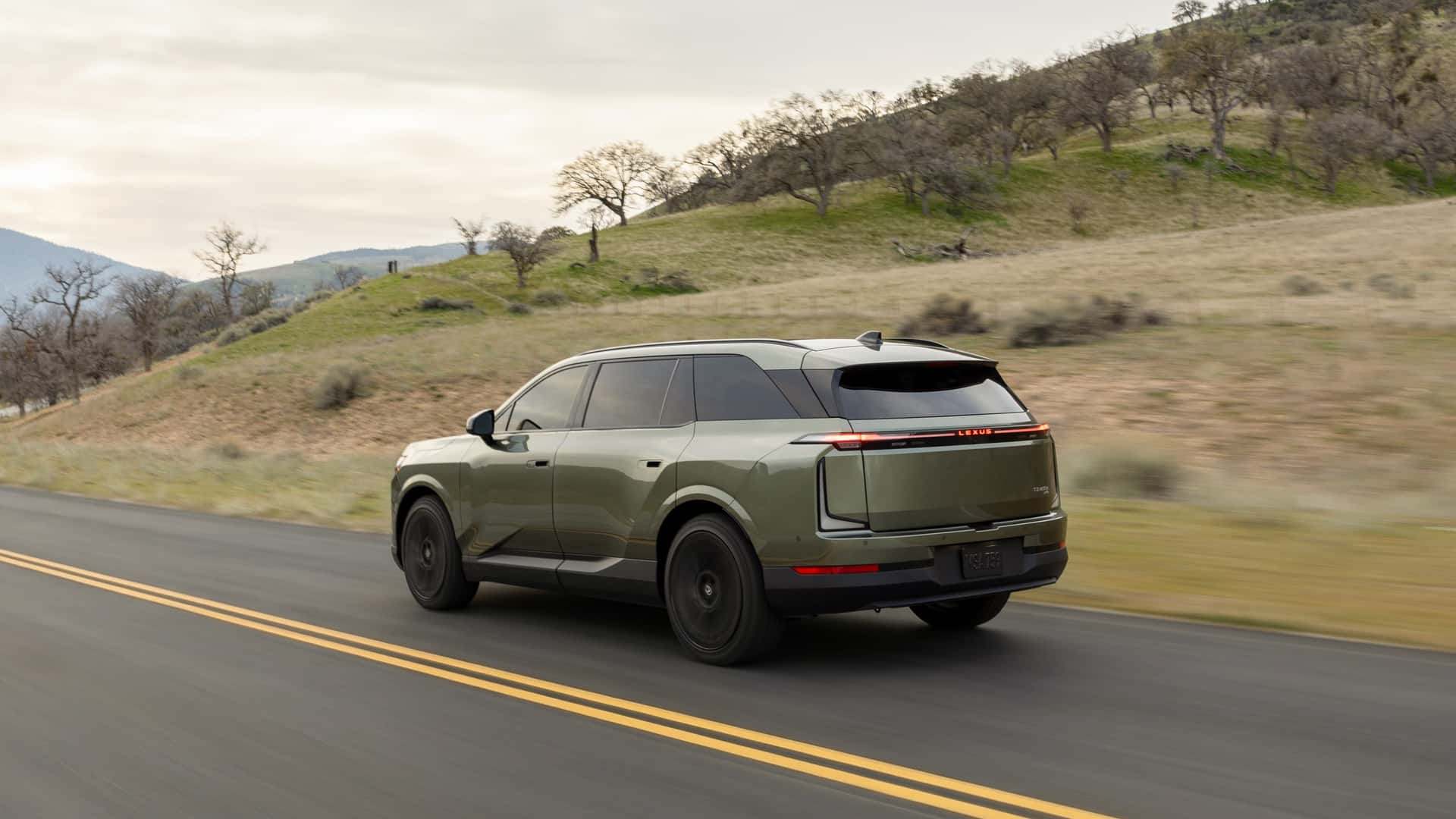 https://cdn.motor1.com/images/mgl/y2lnAe/s1/2027-lexus-tz.jpg
