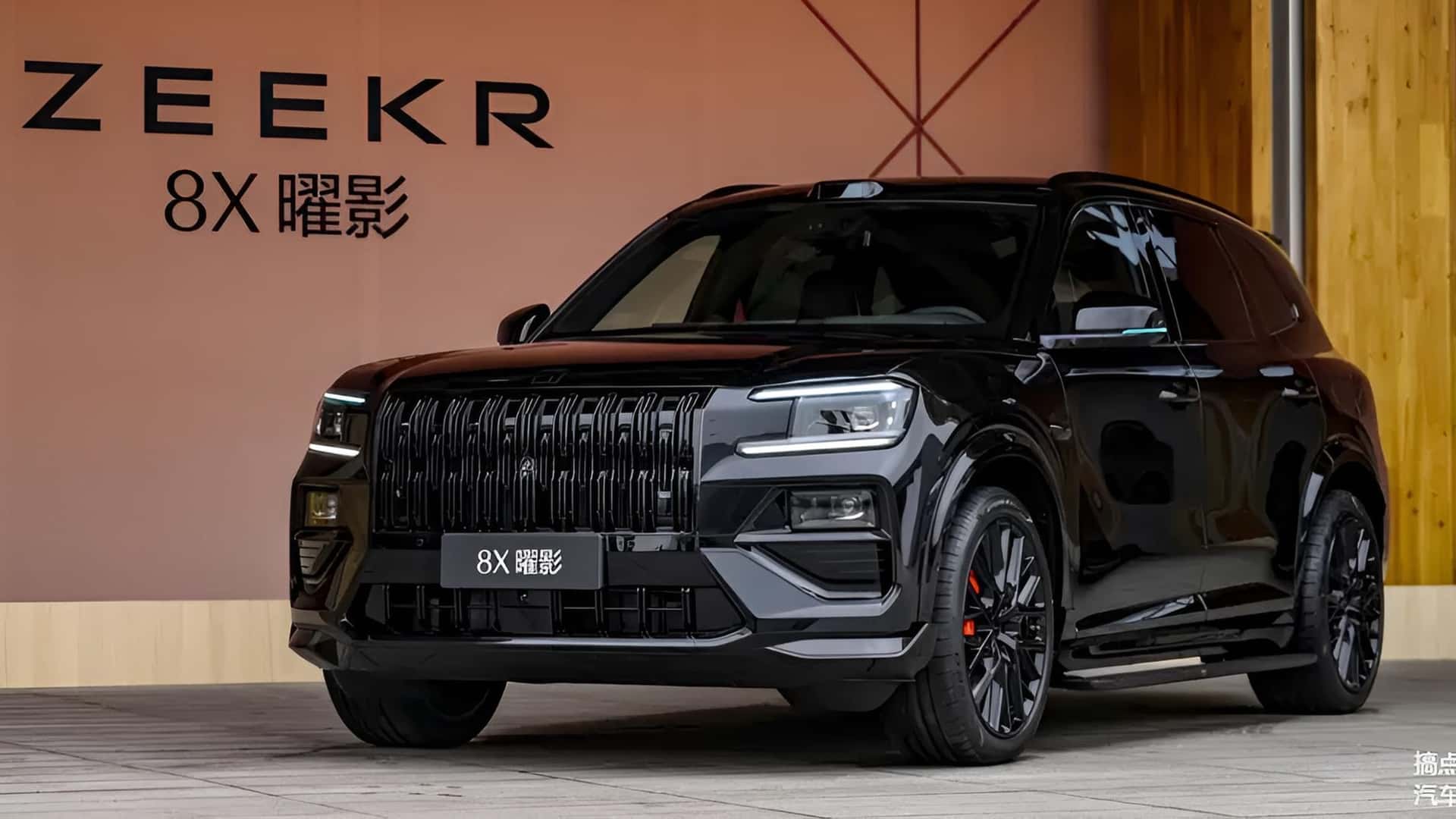 Salão de Pequim 2026: SUVs grandes, tecnologia e fim da guerra de preços