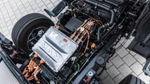 MAN eTGM (2026): Zentrale Komponenten des Hochvoltsystems wie Inverter und Pumpen für Batteriekühlung und -heizung finden unter dem Fahrerhaus Platz.