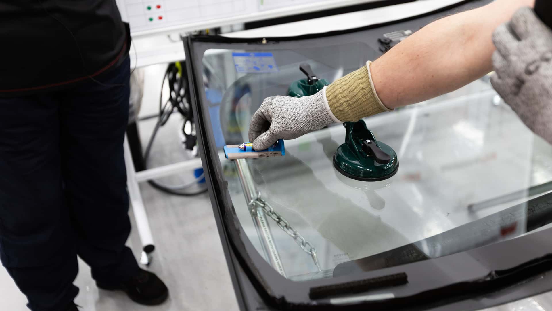 https://cdn.motor1.com/images/mgl/y2lzxb/s1/toyota-uk-production.jpg