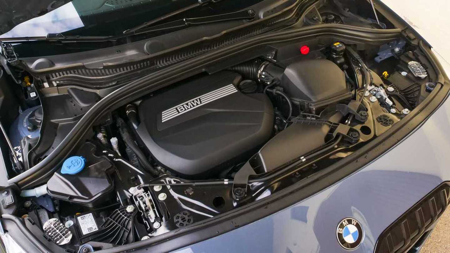Wo Befindet Sich Die Batterie Beim Bmw 218d Active Tourer de.motor1.com