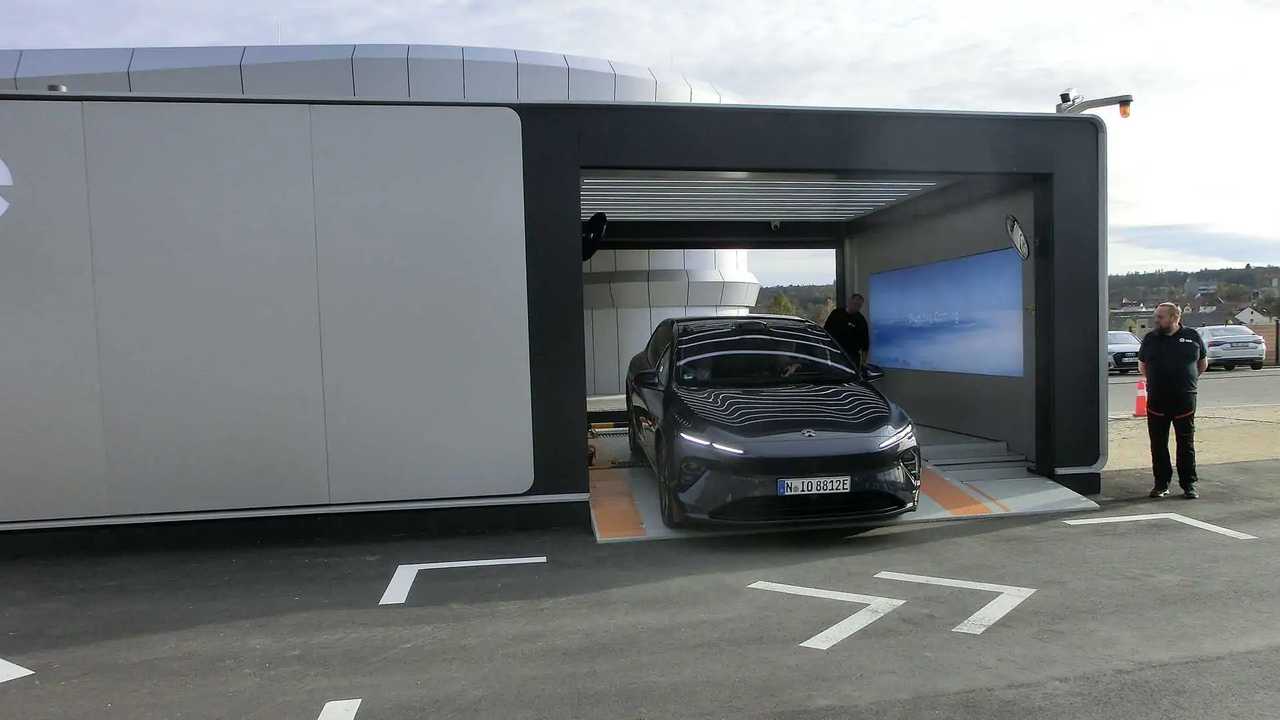 Nio ET7: Battery-Swap in Zusmarshausen