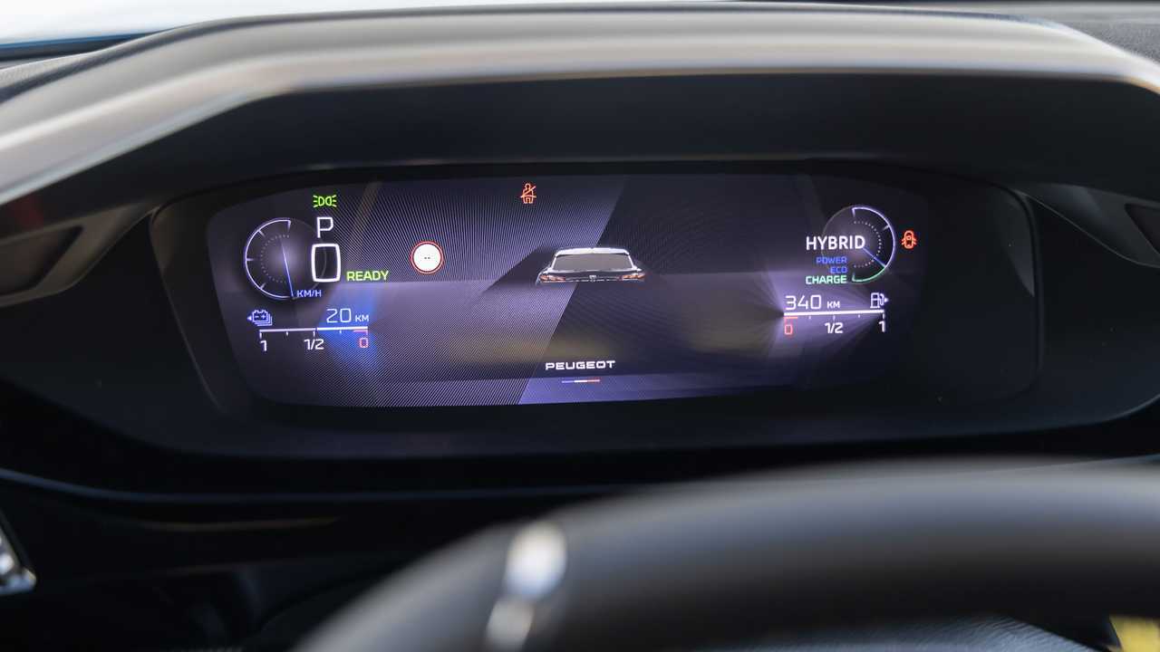 Peugeot 408 Hybrid 225 e-EAT8 (2022) im Test