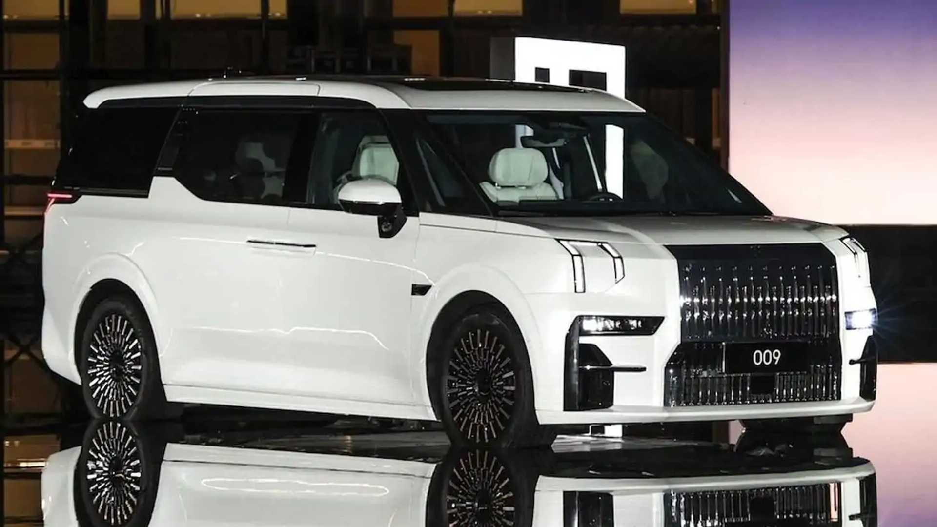 Zeekr 009 Electric Luxury Minivan Debuts With 536 HP And Six Seats