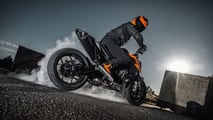 2024 KTM 790 Duke - Outside - Burnout 3