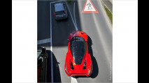 Oben Ferrari, unten Fahrrad