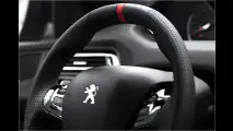 Löwe krallt nach Golf GTI