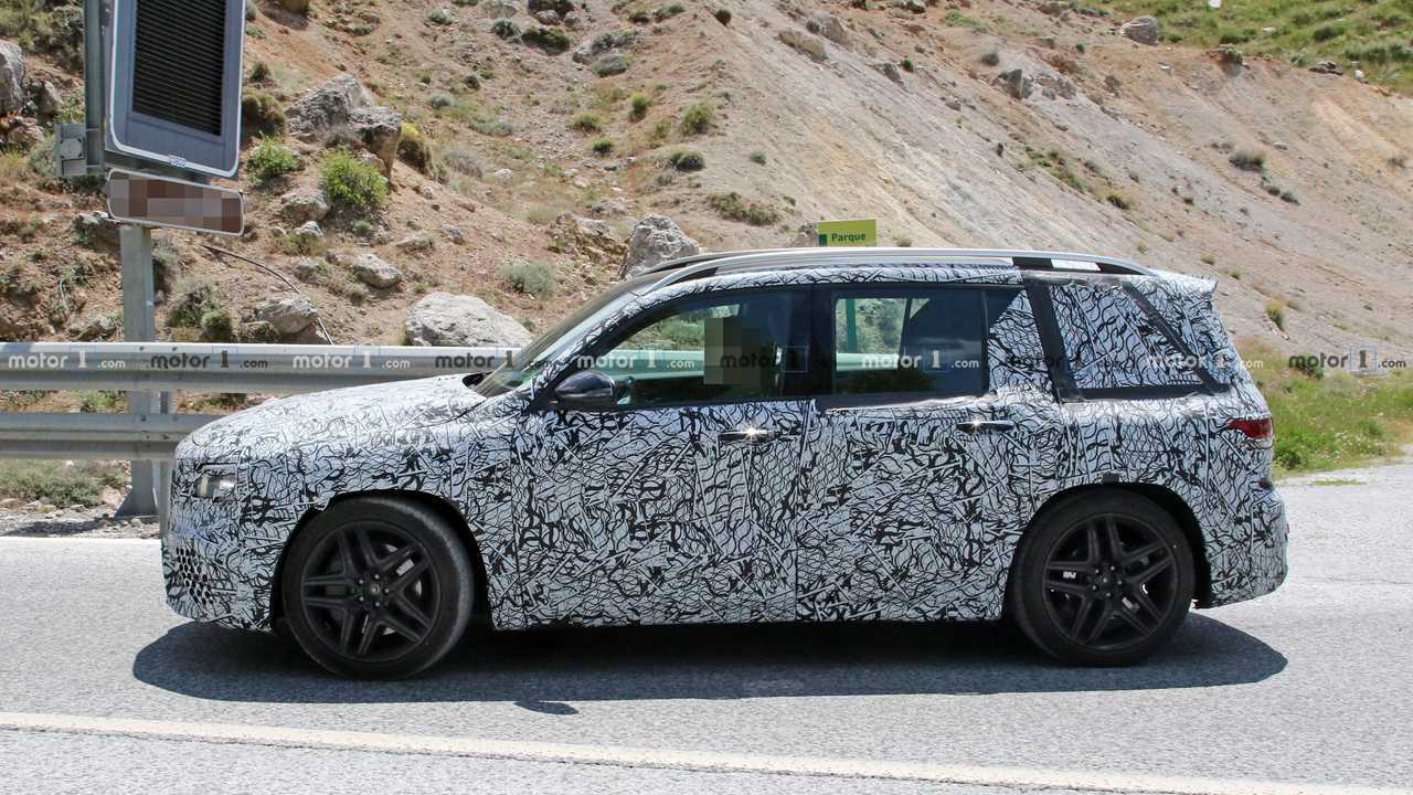 Mercedes-AMG GLB 45 Spy Фото