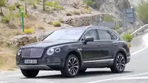 Bentley Bentayga Plug-In Hybrid spy photo
