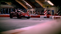 Porsche Cayman GTS al kartodromo