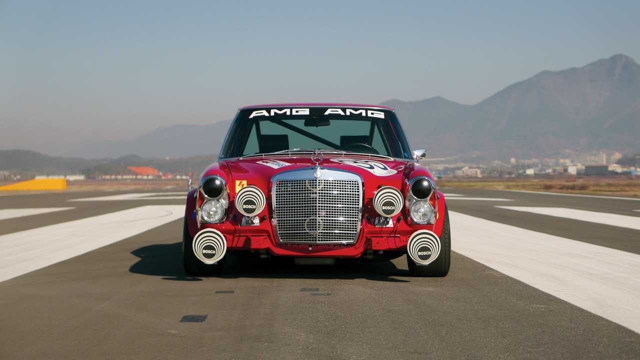 Mercedes 300 SEL ‘Red Pig’ Replica