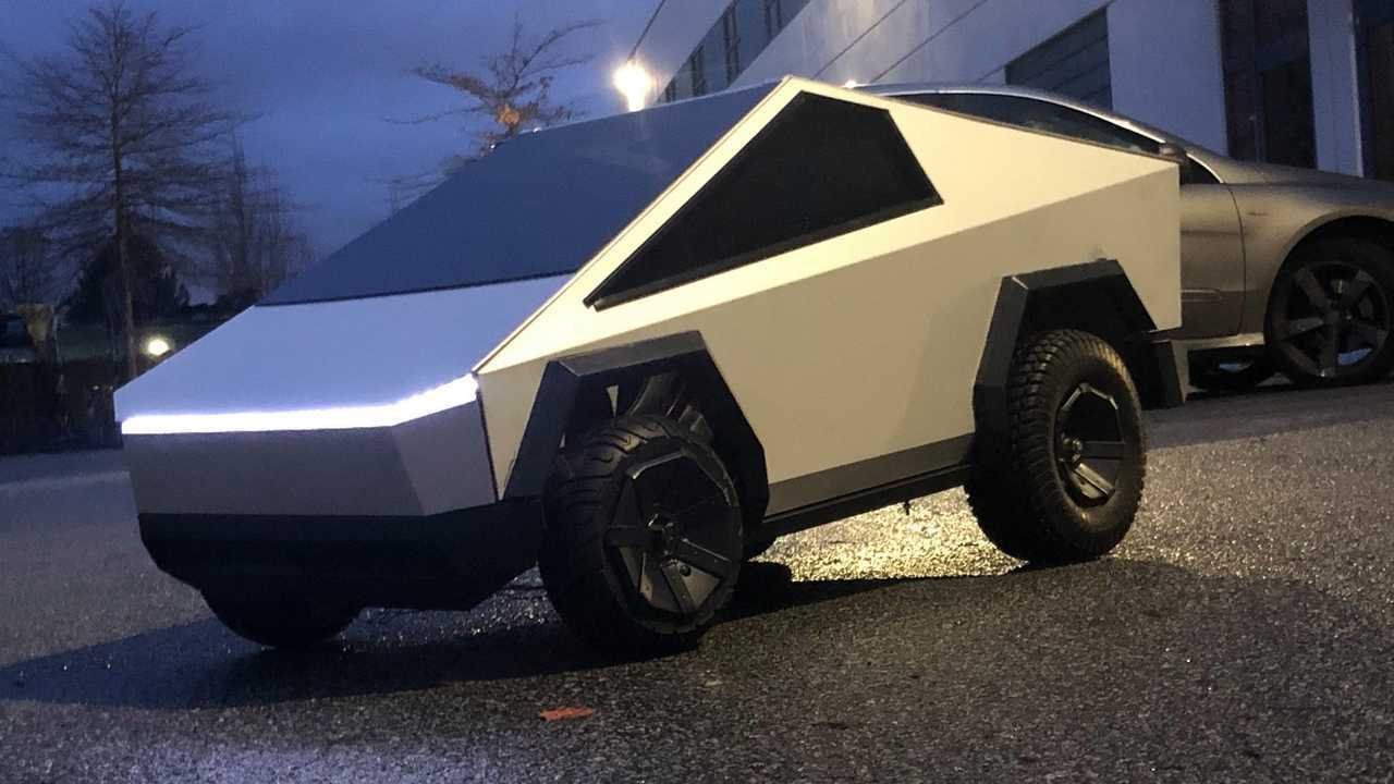 Check This Mini Cybertruck Beat Mercedes R-Class On Tug-Of-War