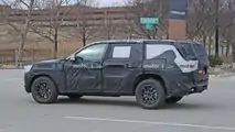 Jeep Grand Cherokee 7 posti spy photo