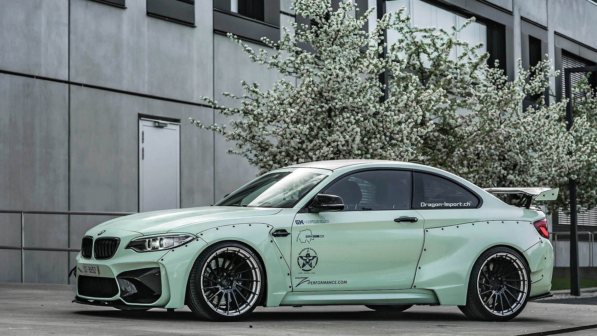 Z Performance Verkrasst Den Bmw M2