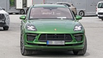 2019 Porsche Macan Turbo facelift spy photo