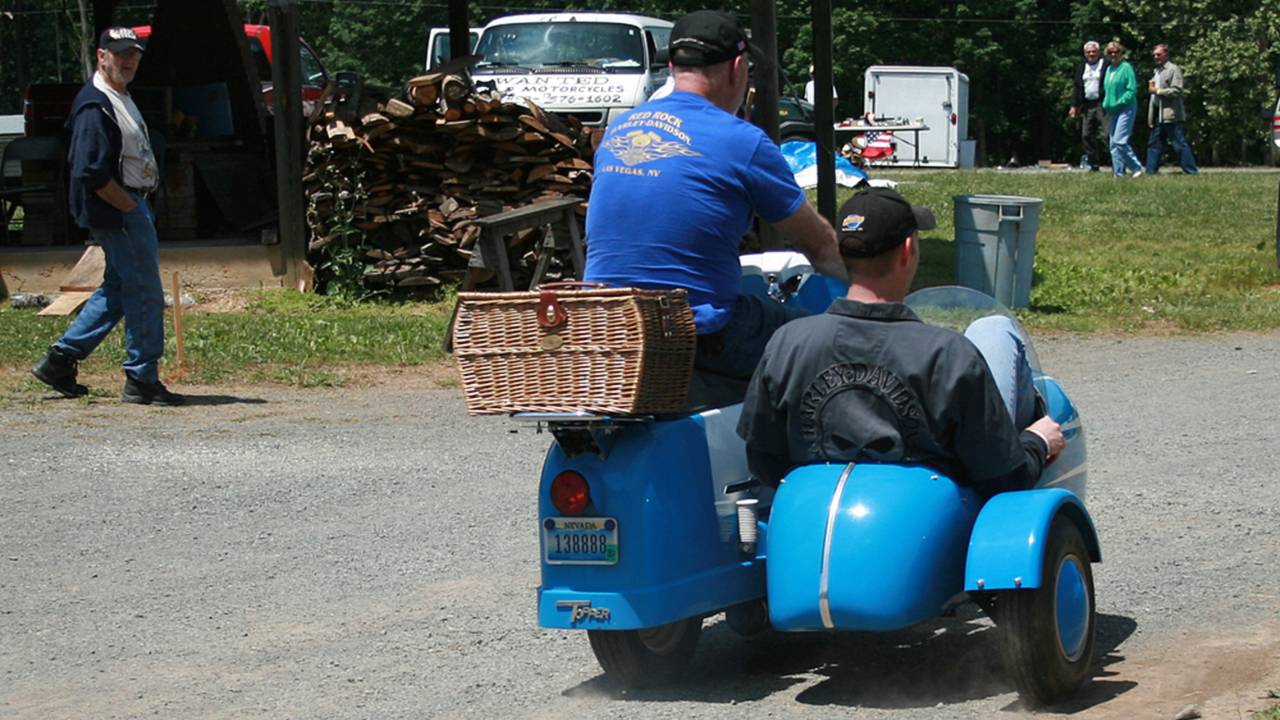 Vintage Review - A 1965 Harley-Davidson Topper AH with LA Sidecar
