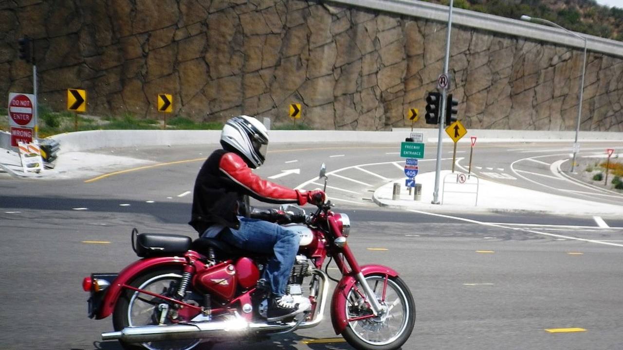 Royal Enfield Bullet 500 – Ride Review