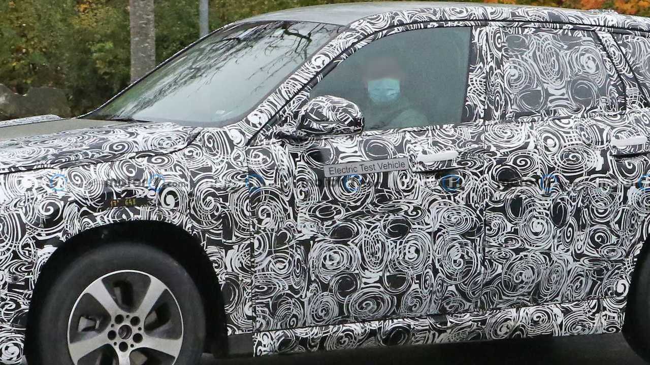 BMW iX1